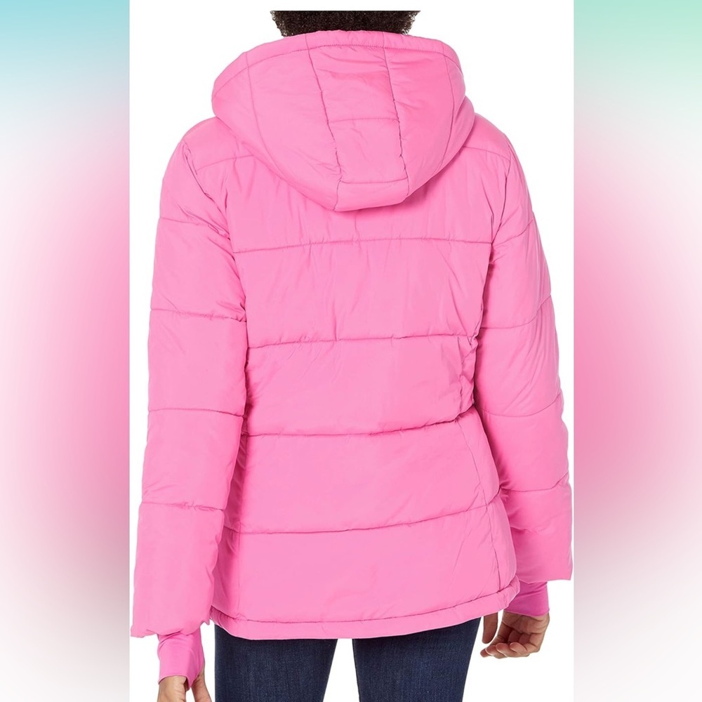 Amazon Essentials Women's Heavyweight Long-Sleeve Hooded Puffer Coat - Picture 9 of 12
